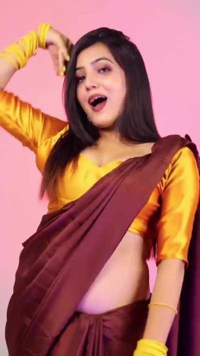 Amisha Sharma Hot Navel