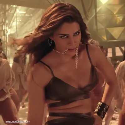 Ahhh kriti sexy boobs 🤤💦