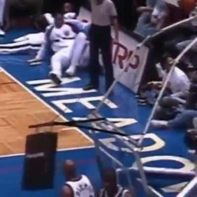 26 years ago today, Shaq tore down the entire backboard as a rookie.