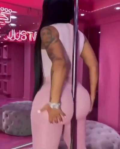 Ari Fletcher 10 min twerking compilation 