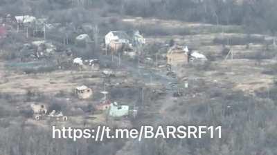 Russian tank attacking the last Ukrainian position on the Western end of Avdiivka's southern industrial area. Footage also shows Ukrainian soldiers with injured comrades withdrawing.