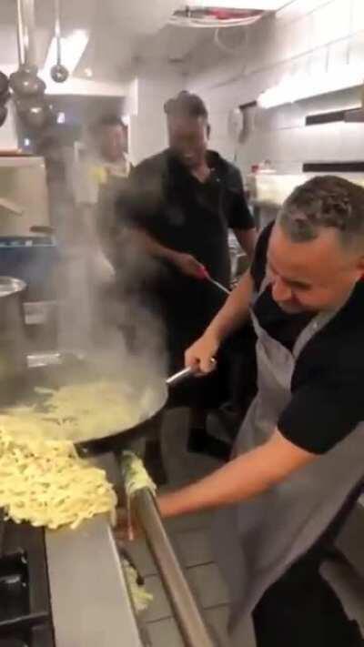 WCGW cooking pasta