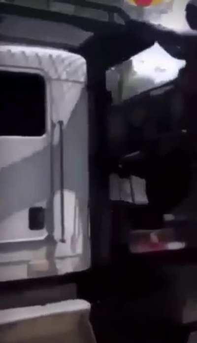 La que le quitaron a los Jaliscos despues del topon en Zacatecas. MZ coming home with a CJNG truck after a confrontation