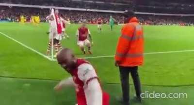 Fan video of the lacazette equaliser