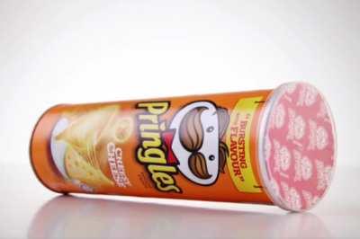 Oh what a nice pringles can don’t mind if I d-