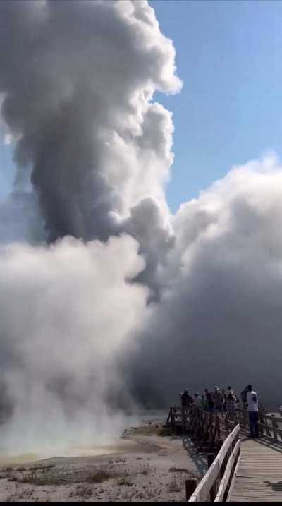 Unusually large eruption just happened at Yellowstone National Park