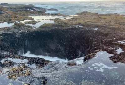 ð¥The mesmerizing and kinda terrifying Thorâs Well on the coast of Oregon