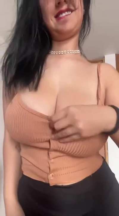 I love my giant tits (reveal)