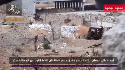 Faylaq al-Rahman fighter sneaks up on a trench used by regime troops and detonates two explosives inside the trench, killing 6 soldiers (Jobar frontlines, Damascus, 27-12-2017)