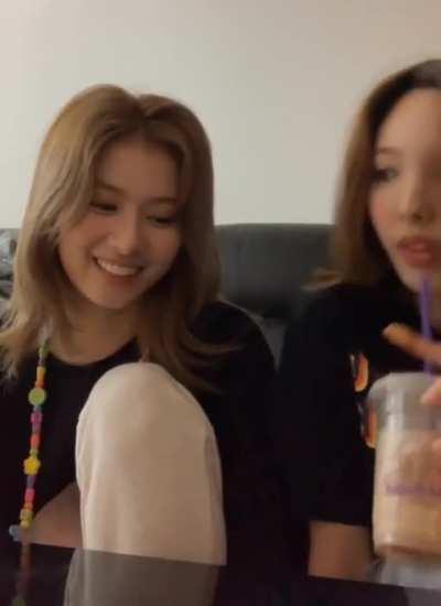 200729 - Sana´s cute reaction when Nayeon took a sip from the same straw she used seconds before