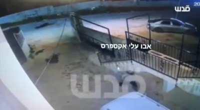 Palestinian militants in Tulkarm, West Bank, run away from IDF straight into an ambush. NSFW