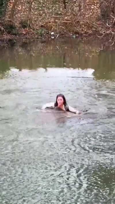 HMC While I Make Myself Wet.