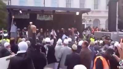 Londonistan: place where Muslims demand that their rights be respected, particularly those of their Prophet Md

Let's see what happens if an Englishman goes to an Islamic country and shouts over a loudhailer asking that the native population respect their