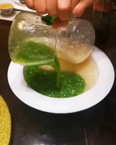 The only way to pour soup in China