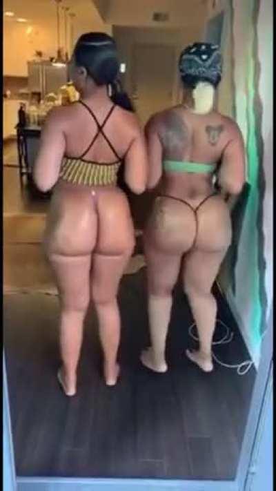 2 asses clapping