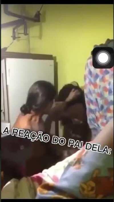 Mostrou a bucetinha na internet e depoia se deu mal...