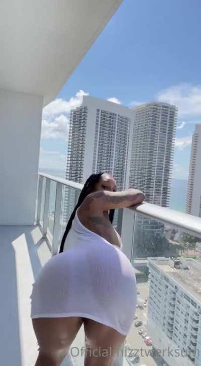 Twerksum Balcony