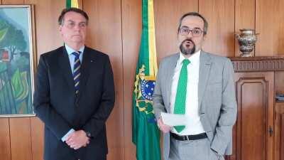 Caiu Weintraub: em vídeo ao lado de Bolsonaro, ministro da Educação diz que está deixando o governo