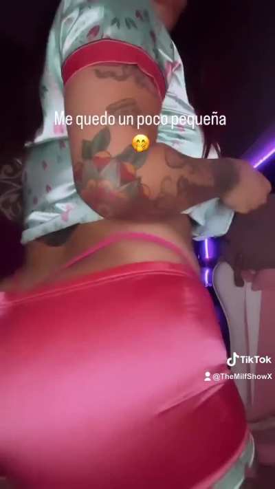 me queda pequeña, mejor me la quito😈😈