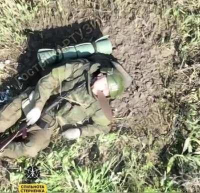 Russian soldier commits suicide after being hit by a drone (grenade)