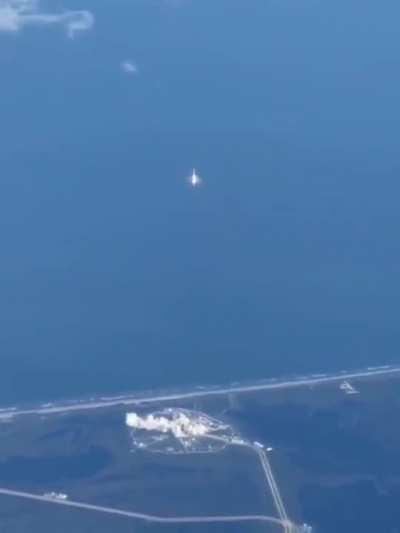 Catching a rocket liftoff from the plane