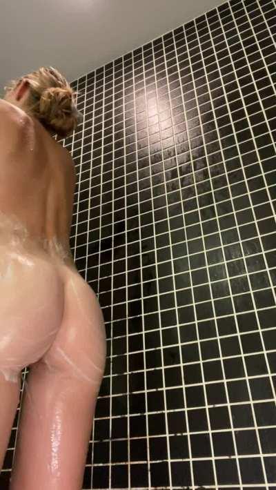 Lets shower baby