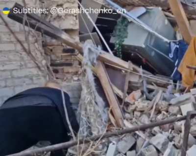 Tetiana found her cat Fantik in the ruins of her house after a Russian strike in Zaporizhzhia region