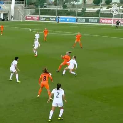 Nice passing by Real Madrid Femenino