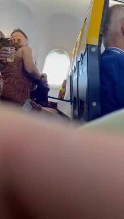 Airplane Blowjob…nobody’s going to notice