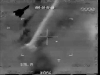 F-16 tracking SR-71 Blackbird alongside F/A-18 Hornet [VIDEO]