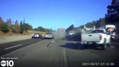 Idiot makes a sudden stop causing a massive crash involving 5 vehicles!