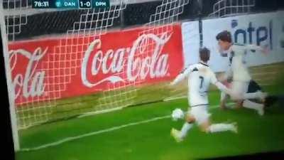Bizarre Goal in Uruguayan Football | Danubio [1] - 0 Maldonado (Sebastián Fernández)
