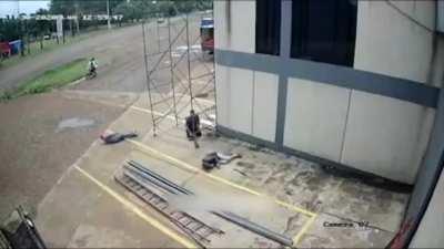 Three Men Get Electrocuted By Huge Metal Structure