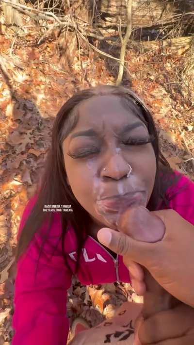 Ebony Cumslut lost in woods gets huge facial 😩💦