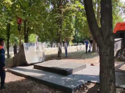 russian occupiers demolished a monument in honour of the victims of the Holodomor in occupied Luhansk
