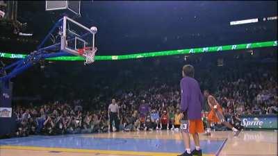 Amar'e Stoudemire and Steve Nash- Dunk Contest (2005)