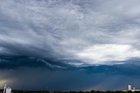 🔥 Cloud rolls over Kentucky like an ocean wave 🔥