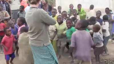 Kids hearing fiddle music for the first time.. Pure joy