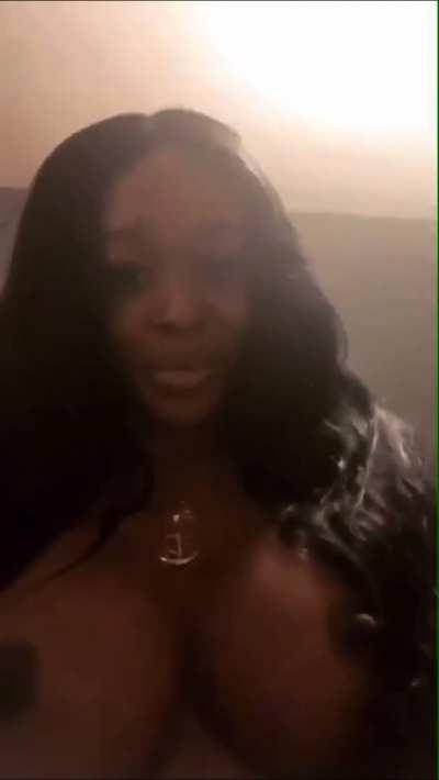 Azealia banks titties