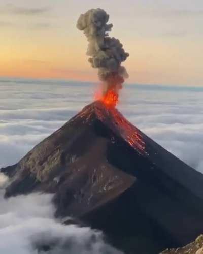 🔥 Incredible Volcano Eruption