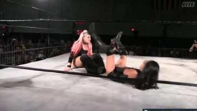 Gail Kim took the infamous Taya legdrop