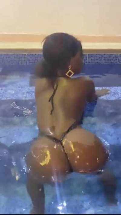 Water twerk