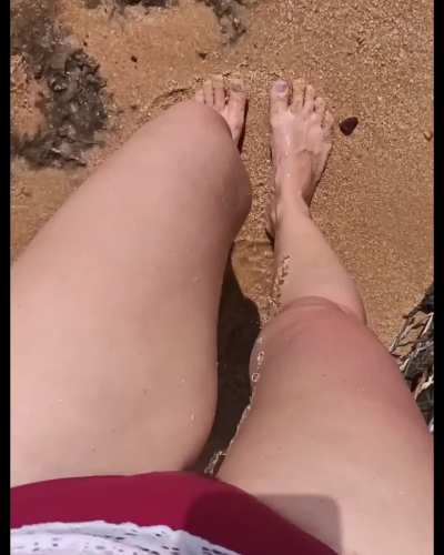 Getting wet on public beach is a must u/froilen08