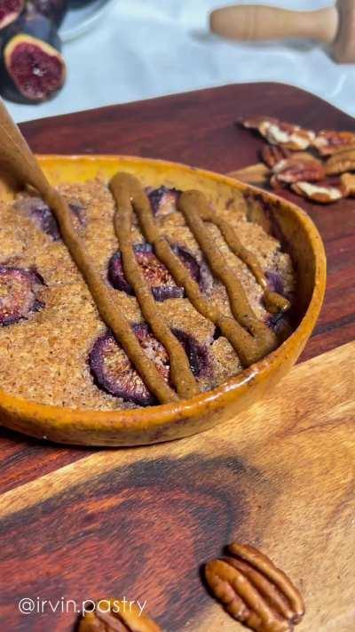 Making a Fig and Pecan Tart