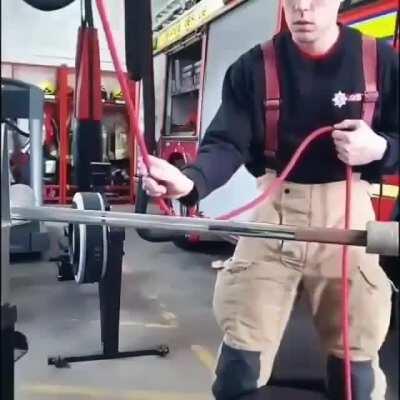 A very handy clove hitch knot by firefighter Liam Higgs Bath, UK