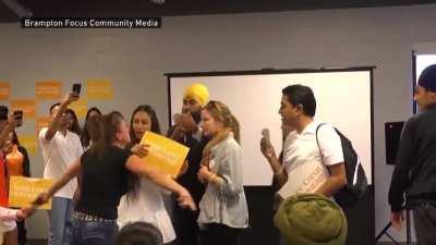 Sikh Canadian political leader perfectly handles Islamophobic heckler freaking out about “Sharia Law”