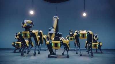 Boston Dynamics - Spot Dance