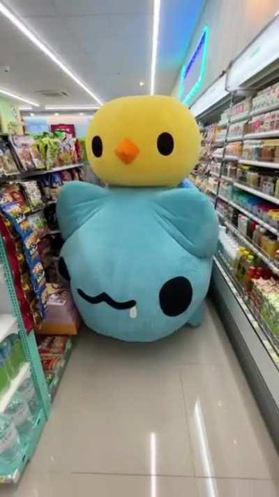 Bugcat Capoo visits Taipei 7-Eleven