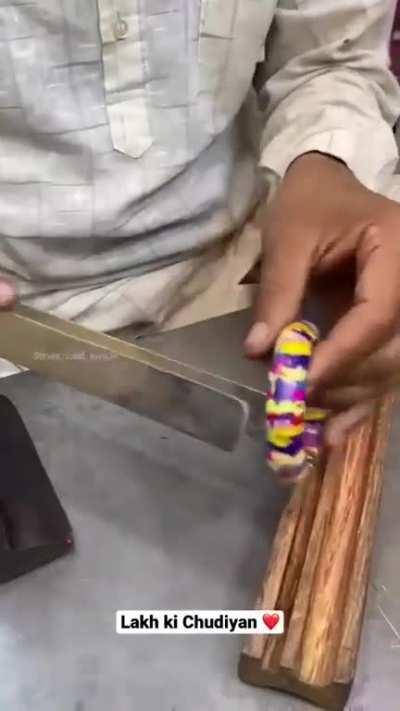 How traditional bangles are made in Rajasthan, India