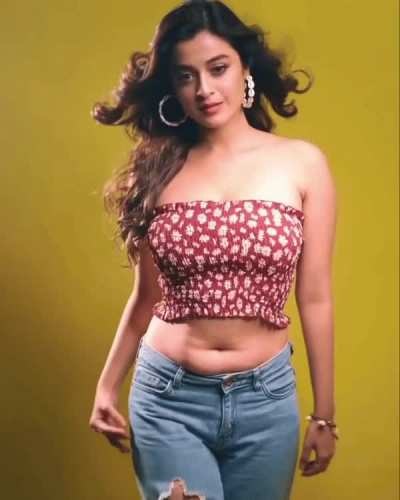 Darshana Banik chubby navel 